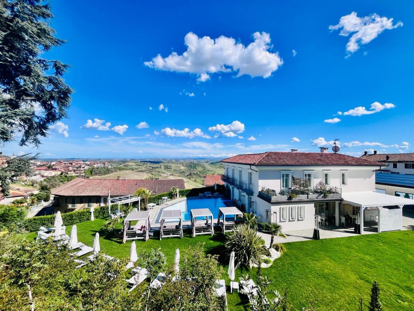 Villa Nonna Cicci Boutique Hotel - SPA Cisterna dʼAsti Esterno foto